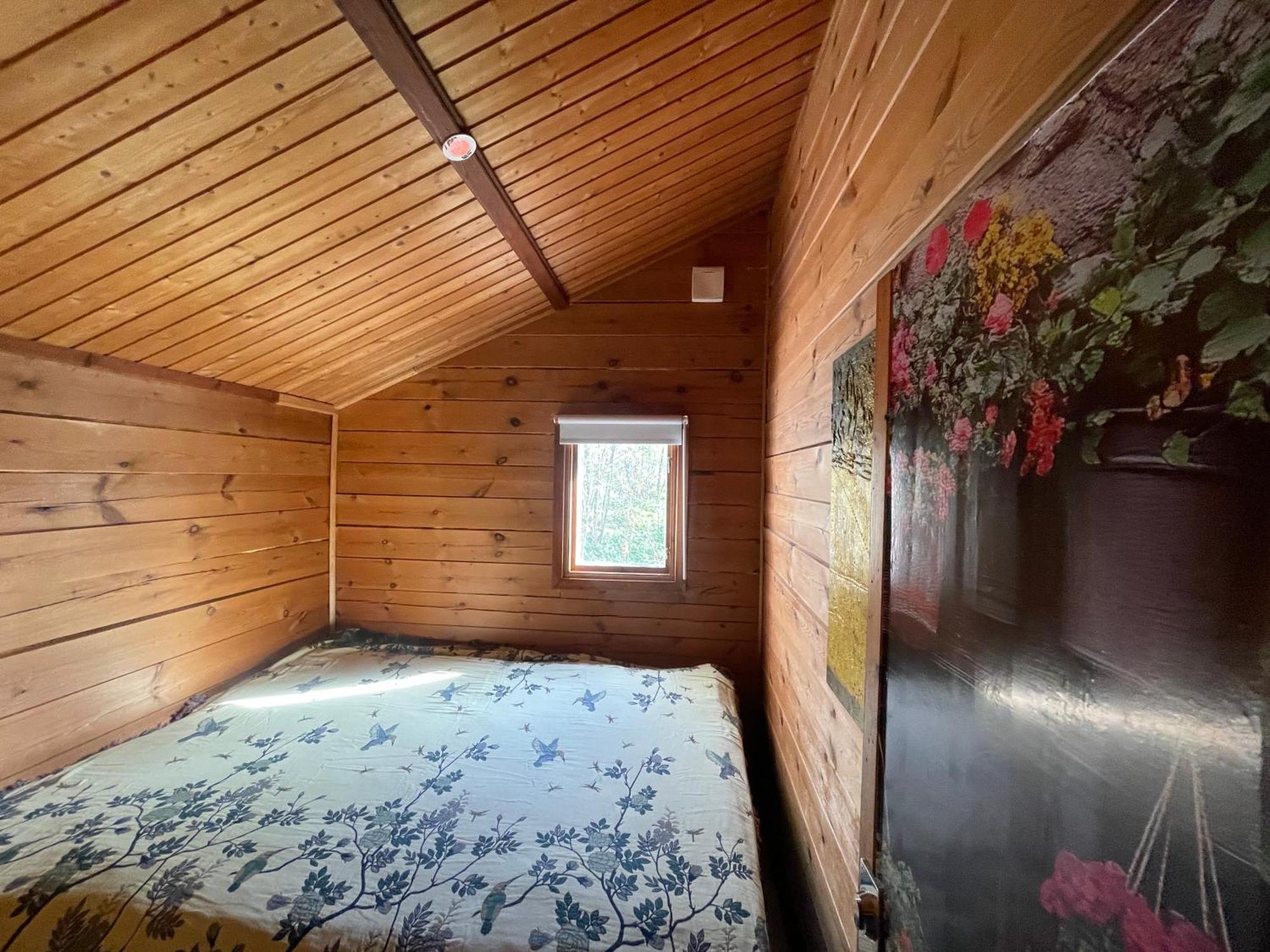 Three Rooms Stuga I Stugby Near National Park Undenäs Eksteriør billede